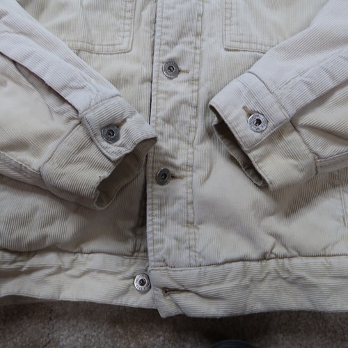 Chaqueta de pana Hollister para hombre pequeña forrada con edredón aislante botón delantero beige - Imagen 7 de 14