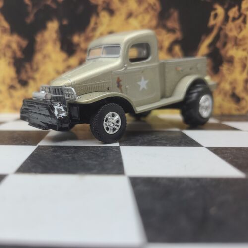 CUSTOM BUILT 1:64 Greenlight 2wd DODGE HOTROD PULLING TRUCK Pull Puller Ertlfarm - Picture 4 of 12
