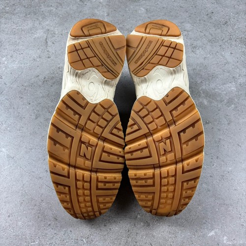 New Balance 725 Radically Classic Pack Off White Gum - Picture 5 of 8