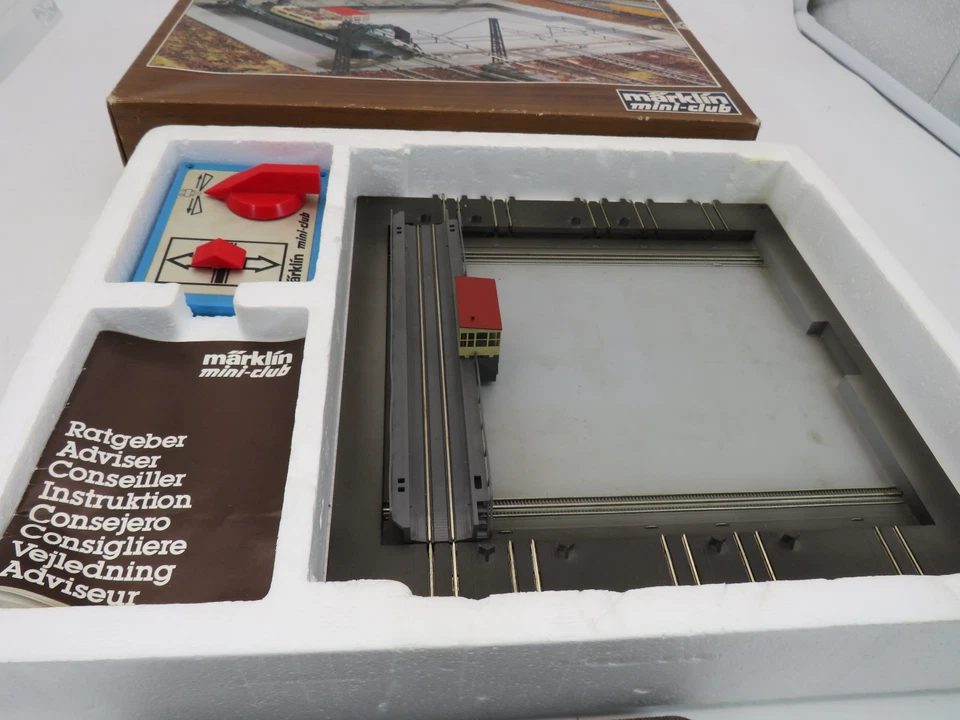 Märklin Miniclub Track Z Slide Platform 8994 with Switch in Original Packaging - Image 2 of 4