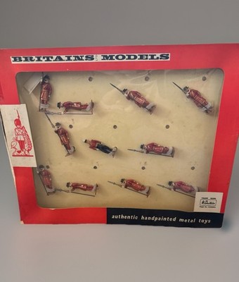 Britains Ltd Models 9300 Yeomen of the Guard Full Dress Boxed Metal Figures