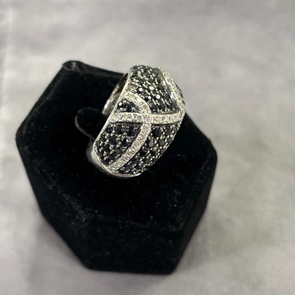 Anillo para mujer Roberto Coin 18k 34 diamantes redondos y 86 diamantes azules 10,40dwt Foto 2 de 4