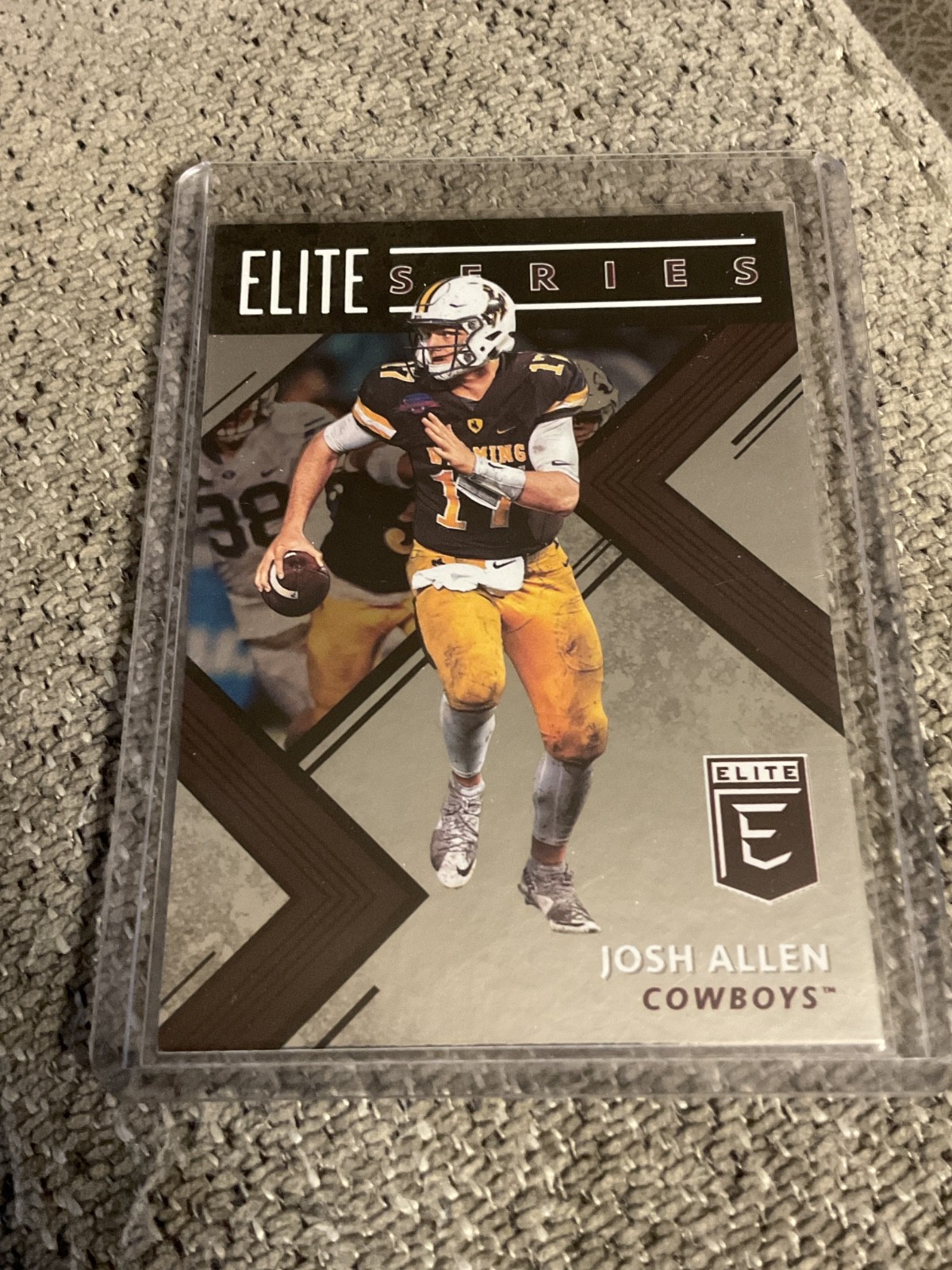 2018 Panini Elite Draft Picks - Elite Series Josh Allen #4 (RC)