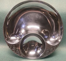 Wilton Armetale Divided Serving Bowl – Chips & Dip / Snack Tray – Aluminum Alloy