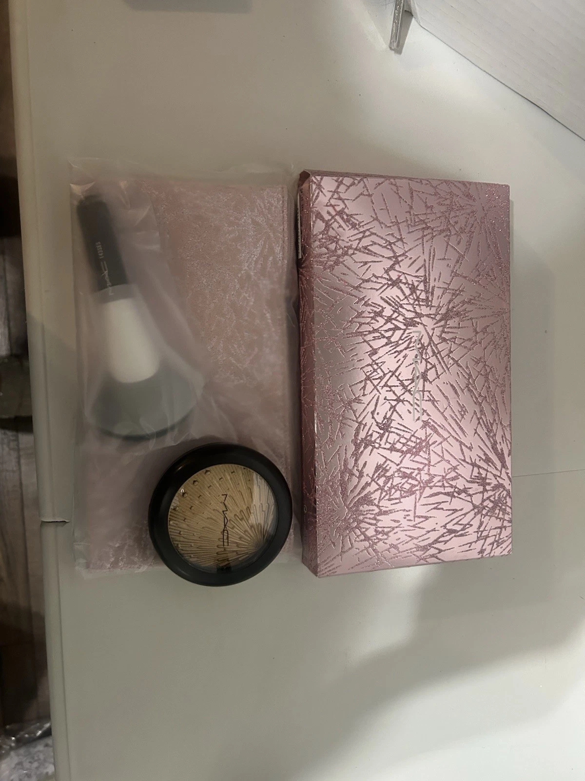 MAC Firelit Kit GOLD - Skinfinish SOUL GLOW, 143SLS Fan Brush & Makeup Bag New