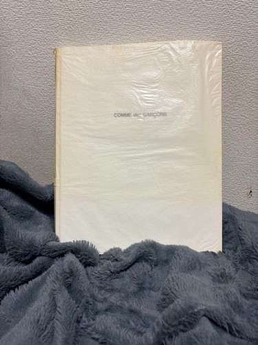 Comme des Garçons Photobook 1981-1986 Vintage Fashion Collection Hardcover - Picture 5 of 6