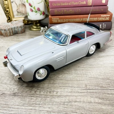 1965 Gilbert Toys Japan Aston Martin DB5 James Bond 007 ***Working-Read***