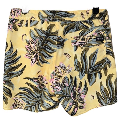 Volcom Mens XL Surf Board Shorts Swim Trunks Dawn Yellow Elastic Waist NWT - Picture 2 of 8