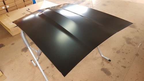 Datsun 240z / 280z Hood / Bonnet Without Louver holes - Picture 3 of 8
