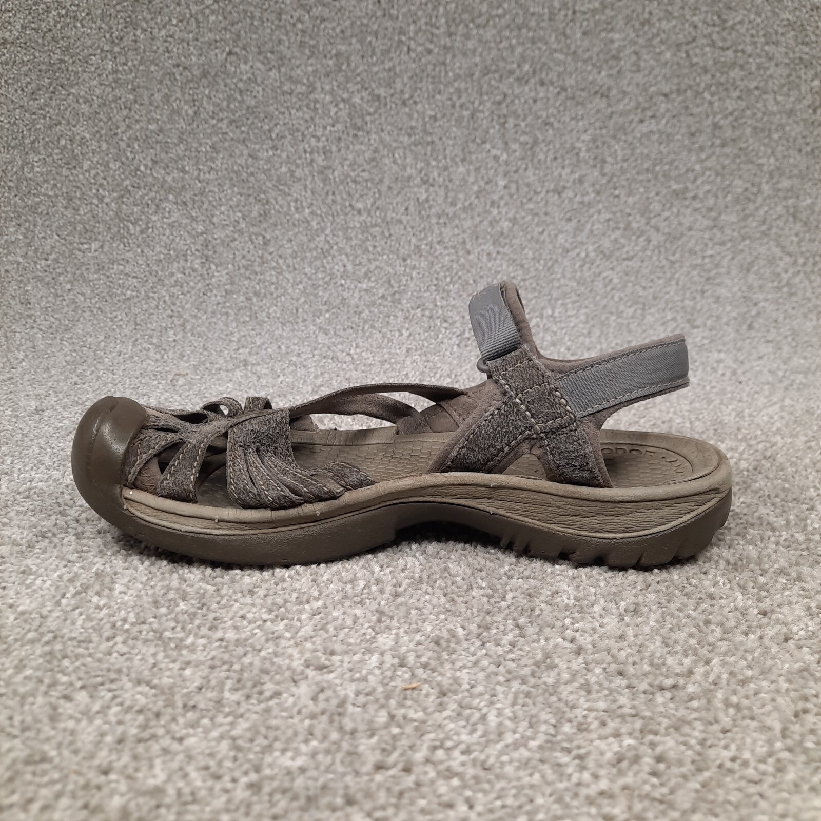 Scarpe sandali da donna grigie Keen Rose taglia 7 viola cinturini escursionistici acqua