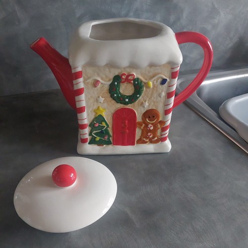 Christmas Ceramic 8 inch Tall Festive Gingerbread House Teapot large seasonal - Picture 18 of 20