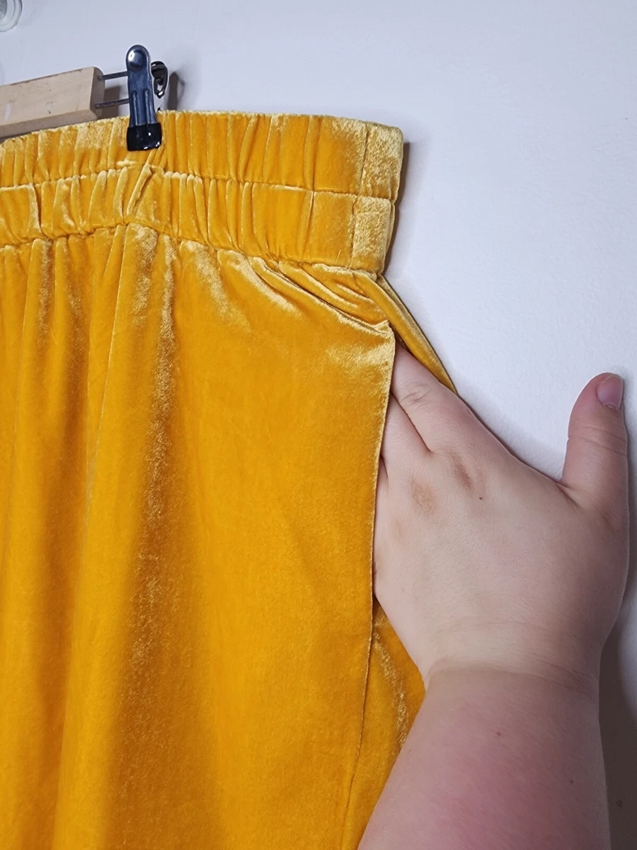 Velvet top skirt yellow