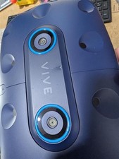 (SMALL CRACK ON IT) HTC VIVE Pro Eye VR Heads...