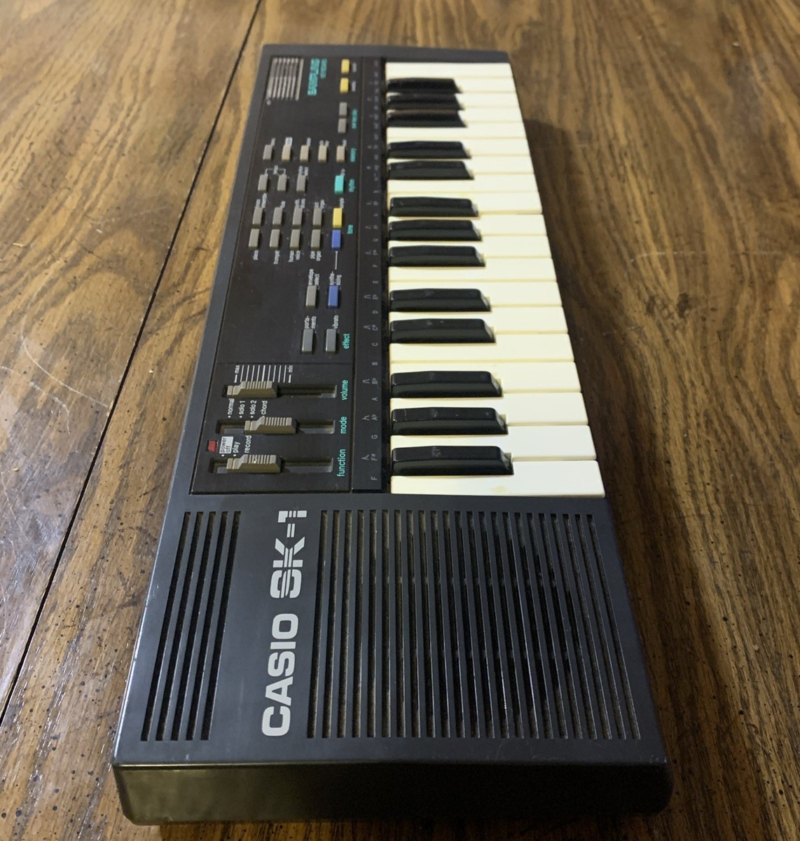 Casio SK-1 Portable 32 Key Sampling Keyboard | eBay
