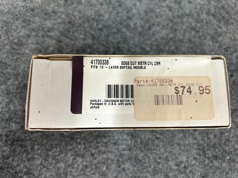 OEM HARLEY-DAVIDSON 2015-17 Softail Edge Cut Master Cylinder Cvr 41700338 - Image 2 of 4