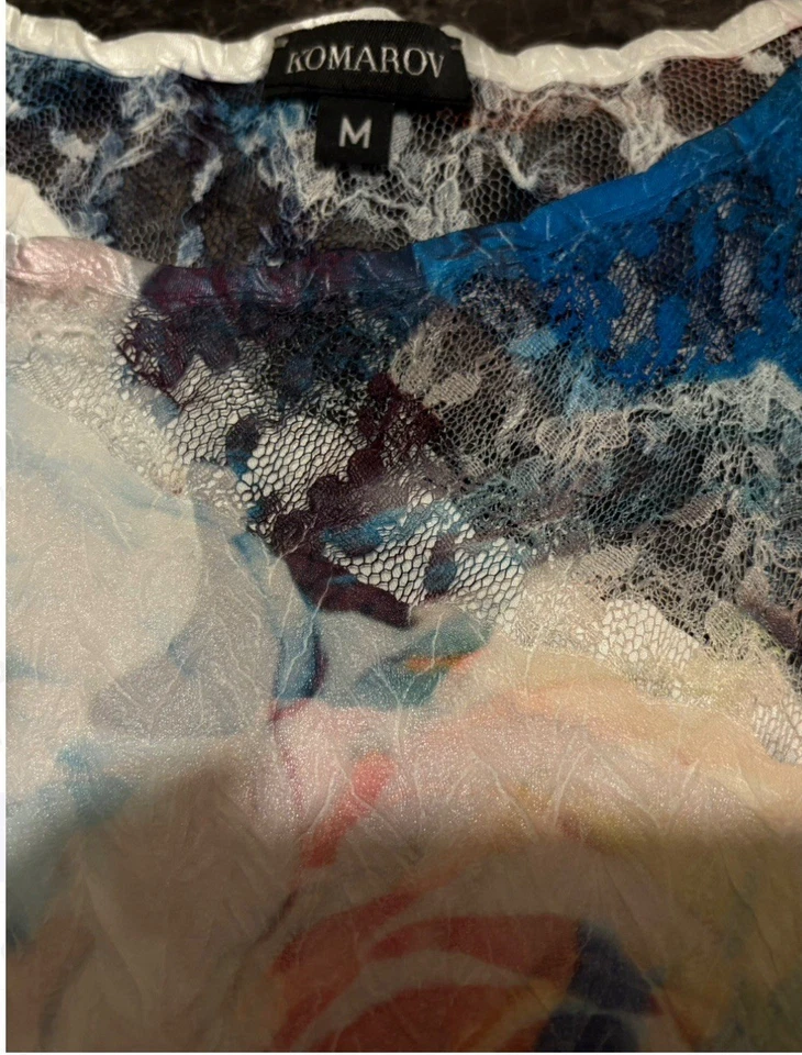 Vestido Komarov Floral Malla Arrugada M Sin Mangas Línea A Ajuste y Acampanado Rosas Pastel Foto 4 de 4