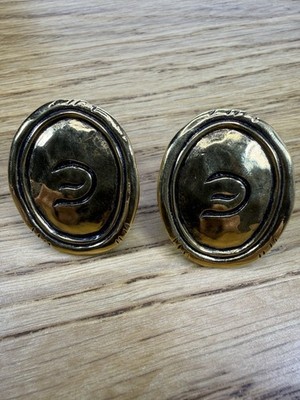 ELIZABETH TAYLOR ''E'' GOLD COAST AVON CLIP ON EARRINGS