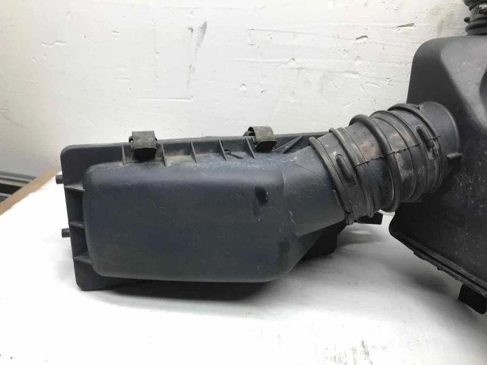 Purificador de aire 3,3 L 6 cilindros Chrysler Town Country tracción delantera 1996 1997 1998 1999 2000 Foto 3 de 4