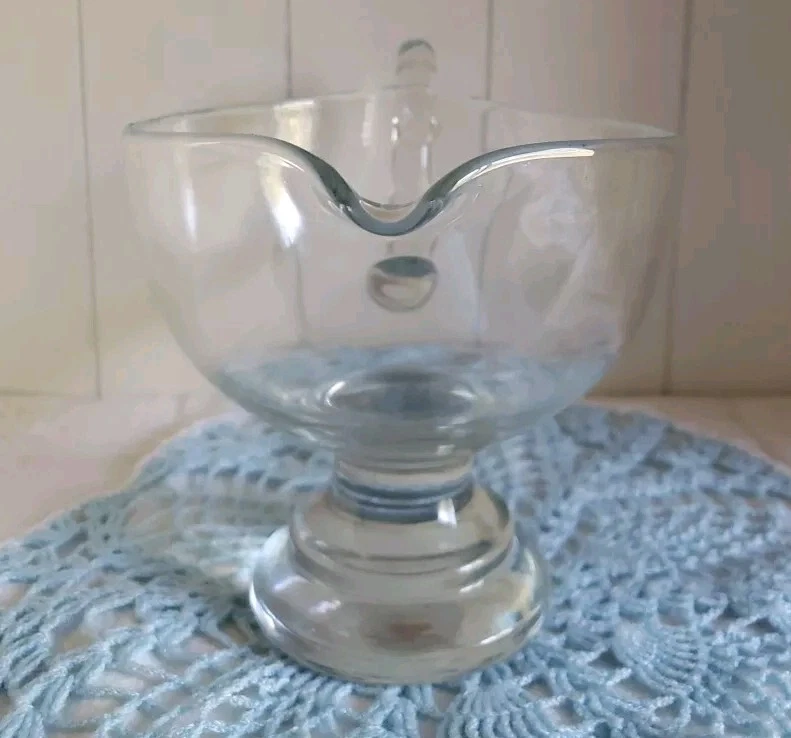 Vintage Clear Glass Pedestal Gravy Boat Sauce Bowl Heavy Depression Type Elegant - Image 3 of 4