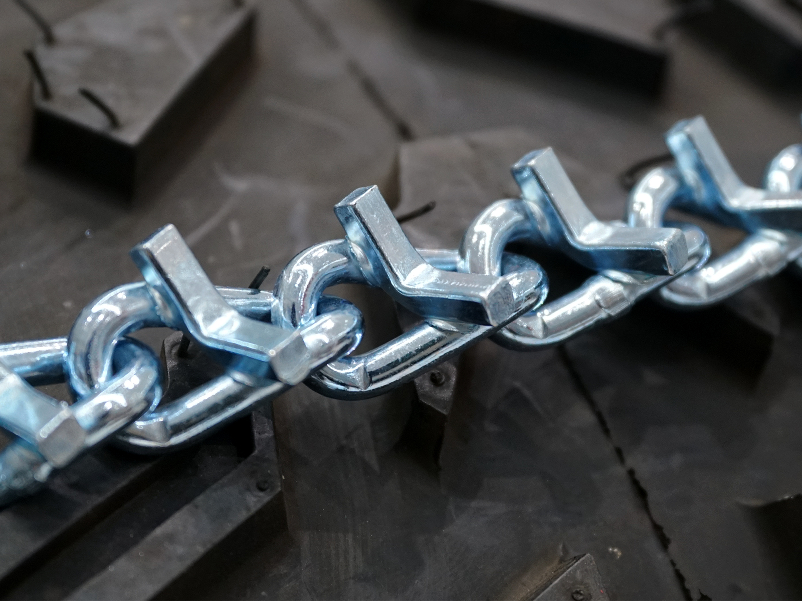 25X1012 ATV Tire Chains 25X10X12 26x1012 25 10 12 Snow Ice 26x10x12 V