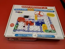 Snap Circuits Jr. SC-100 Electronics Discovery Kit