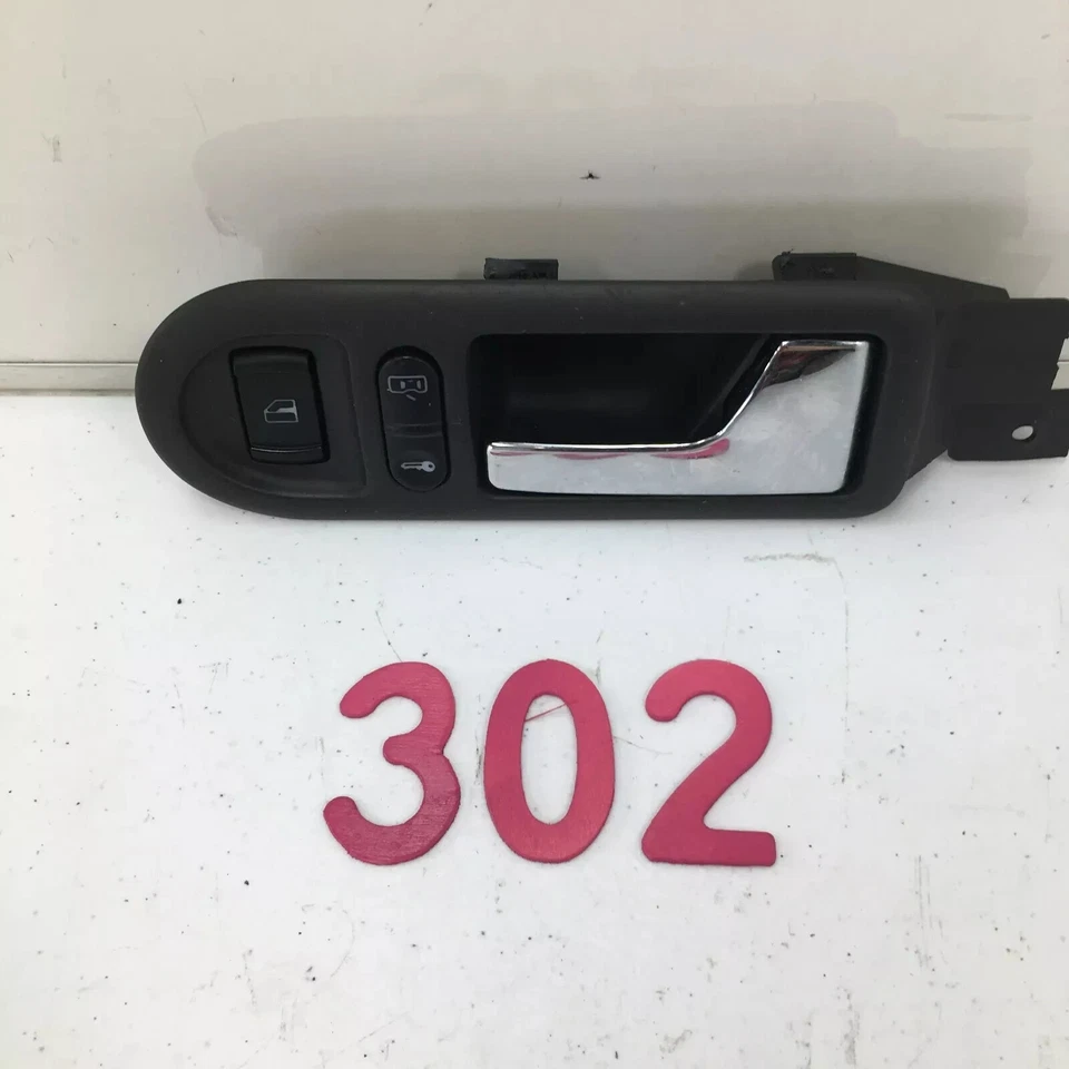 Manija interior de la puerta delantera para pasajeros Volkswagen Passat GLS 2001-2005 3B1837114 OEM Foto 2 de 4