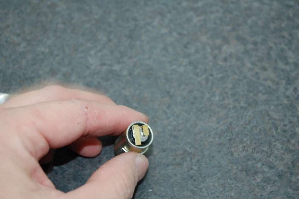 Condensador Kawasaki 21013-030 genuino nuevo de lote original para F8 F11 1971-1975 NUEVO STOCK ANTIGUO OEM Foto 4 de 4