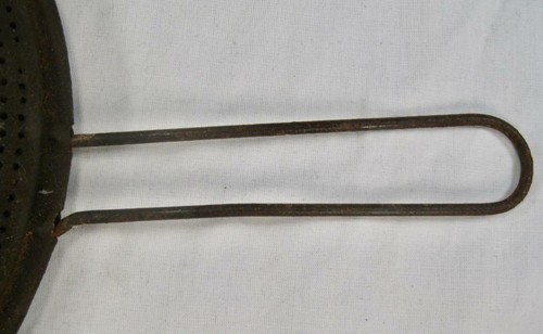 Vintage Metall Untersetzer mit Griff rund rund perforiert Landhausküche (O) - Bild 3 von 7