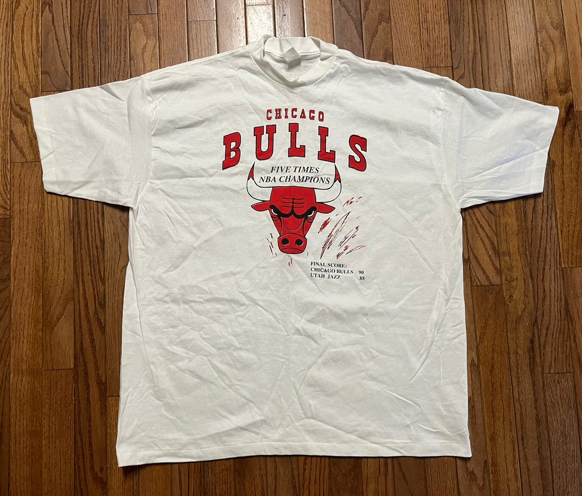 NBA シカゴブルズ1997優勝記念Tシャツ　ヴィンテージ 激レア】NBA シカゴブルズ1997年黄金世代優勝Tシャツ - メルカリ