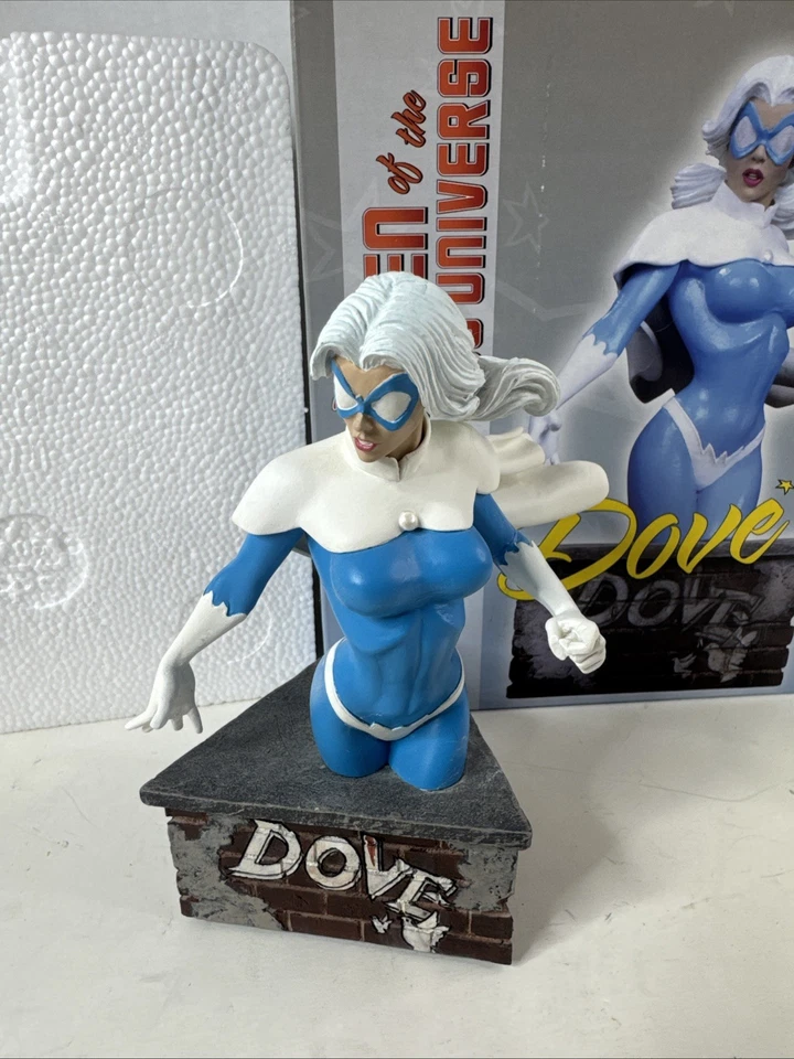 DC DIRECT Women Of The DC Universe Series 3 Limited Edition Dove Bust 79/1500 - Image 2 of 4