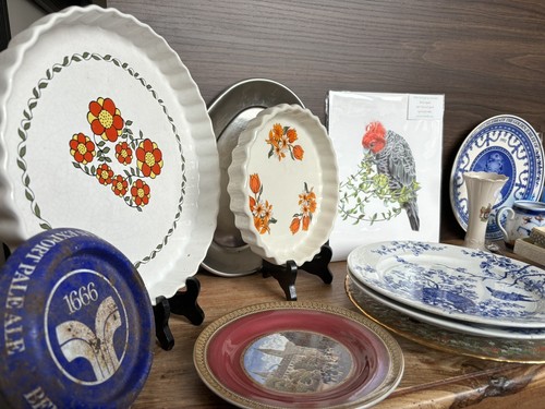 Vintage Bundle Mixed Decorations Collector’s Plates Wedgwood Tauton Vale W&R - Picture 12 of 19