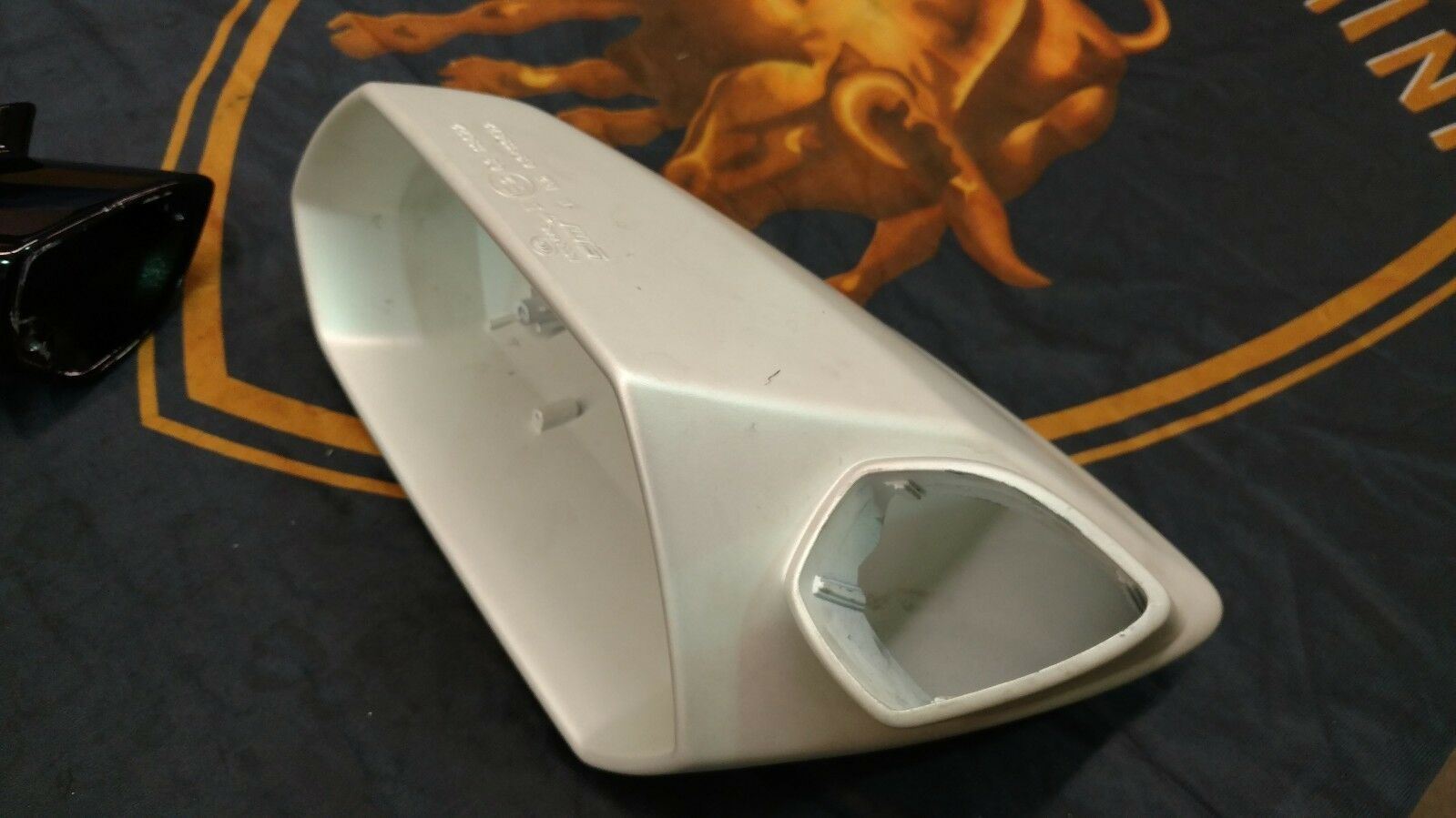 LAMBORGHINI HURACAN PASSENGER RIGHT SIDE MIRROR COVER OEM  4T0857388