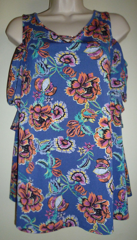 **UNBRANDEN** Women's Blouse Size ((M/L)) 95% Polyester * 5% Spandex.