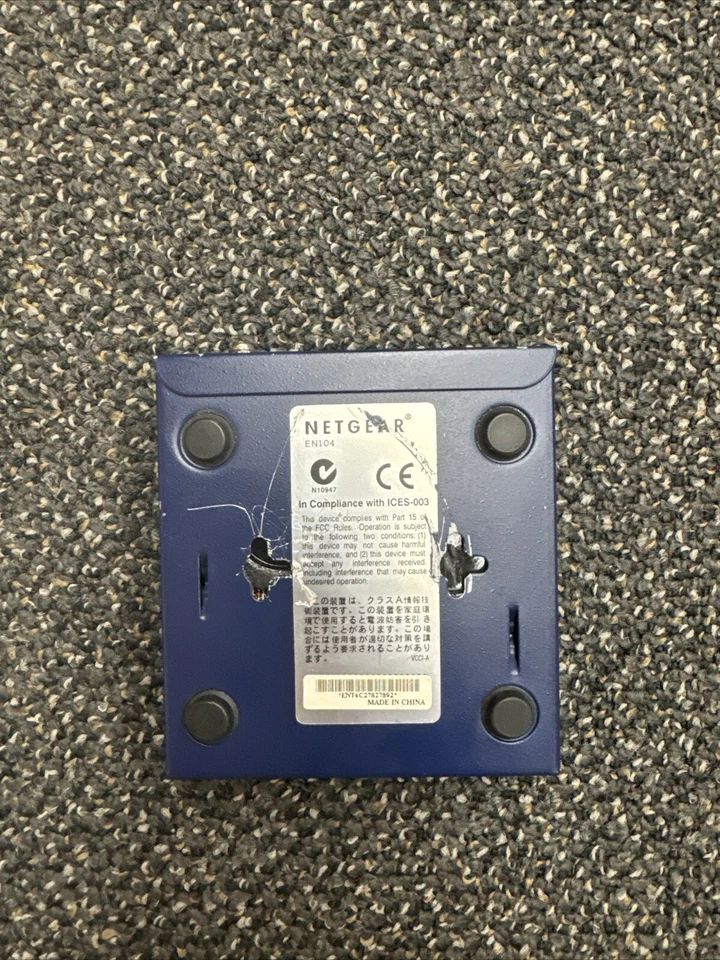 Netgear Model EN104TP 4-Port 10 Mbps  Ethernet Hub - Image 3 of 3