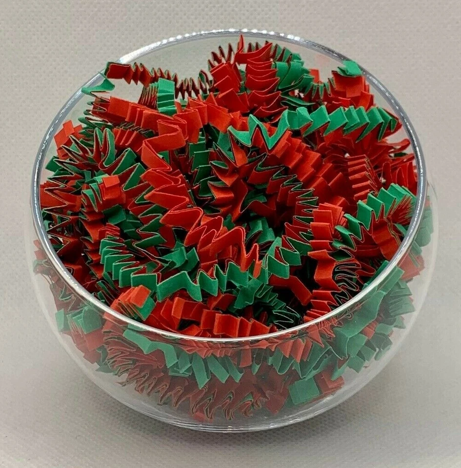 SHREDDED.PAPER.HAMPER.FILLING Christmas Red and Green Crinkle Zig Zag Shredded Paper Hamper Gift Packaging