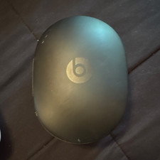 Beats by Dr. Dre Studio2 White Over-Ear Bluetooth Headphones with Case