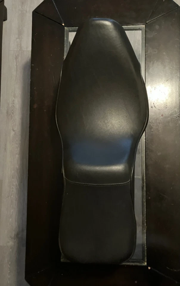 Asiento Softail Harley Davidson de fábrica buen estado Foto 4 de 4