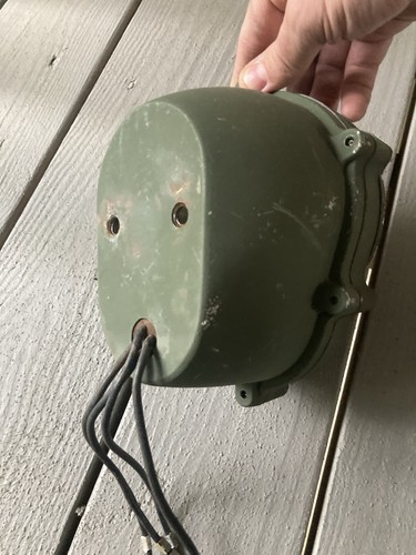 Vintage Humvee 24V 4 Wire Aluminum Stop Tail Light , ACCO MFR-51831 - Picture 9 of 12