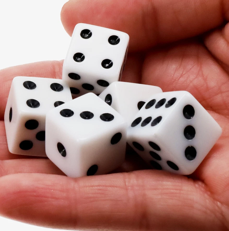 WE Games 4 tazas de dados de plástico, 20 dados, instrucciones para dados de mentiroso y 10 juegos Foto 3 de 4