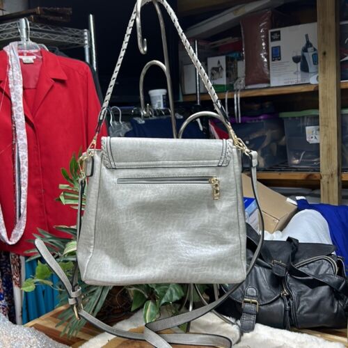 NUEVO SIN ETIQUETAS Jen & Co Sloane Bandolera Cartera Gris Lt Lorelei Vegano Bandolera - Imagen 2 de 9
