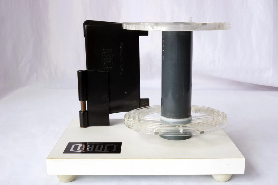 Carrete ovalado Jobo 2201 6 negativos 4x5 y cargador de película de hoja modelo antiguo con Alemania Foto 2 de 4