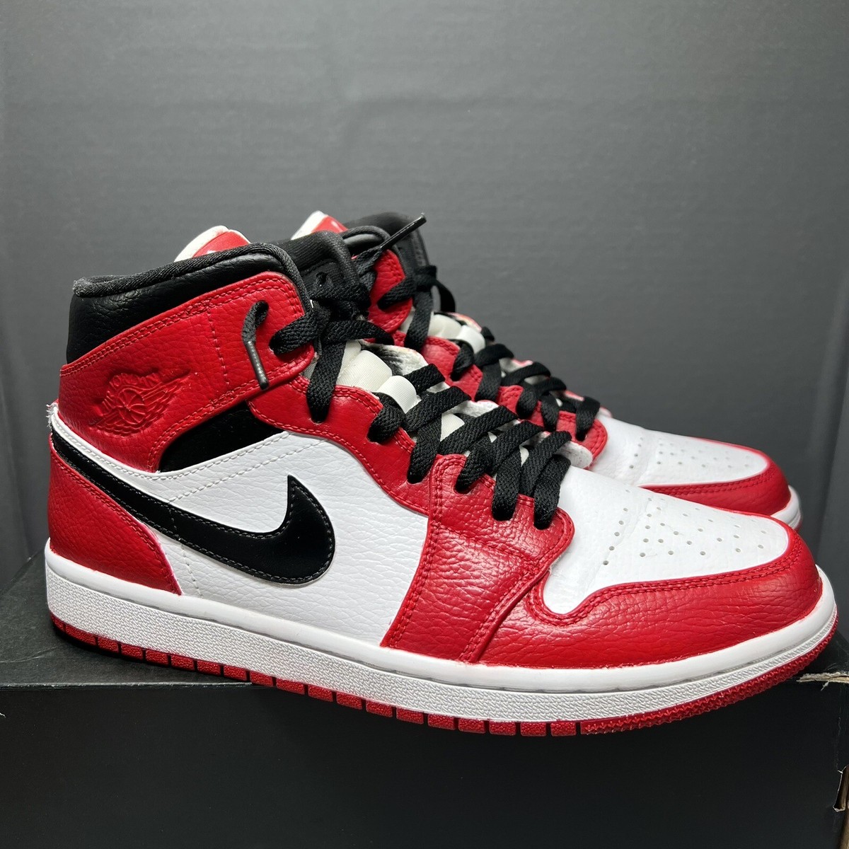 AIR JORDAN 1 MID CHICAGO Men Custom Red White Black 554724  display picture 1