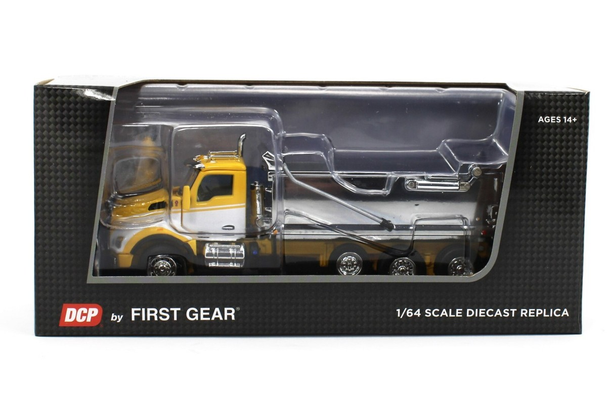 2022 DCP 1:64 *YELLOW & WHITE w/CHROME* Kenworth T880 Rogue
