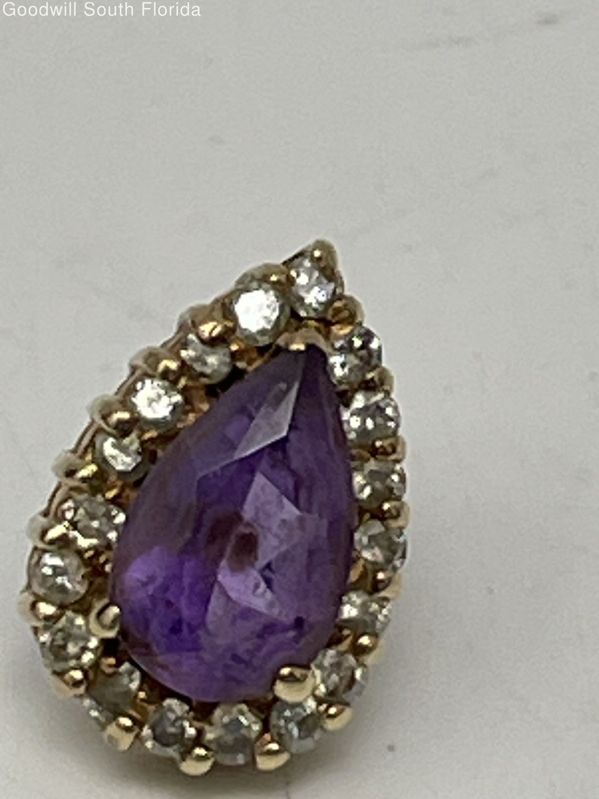 Gold 14K With Moissanites Scrap (Tested 13.77KT) Weight 1.5g