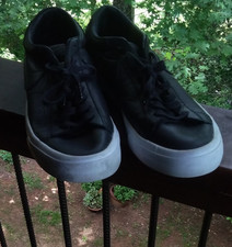 Nike Men s Black Low Top Lace-Up Athletic Sne...