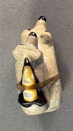 Carved Zuni Stone Double Bear Fetish w/Turquoise Eyes & Offering, Enrike Leekya - Picture 5 of 5