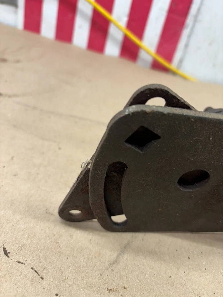 1970-1976 DUSTER CHALLENGER CUDA SCAMP POWER STEERING PUMP W/ BRACKETS ASSEMBLY - Image 2 of 4