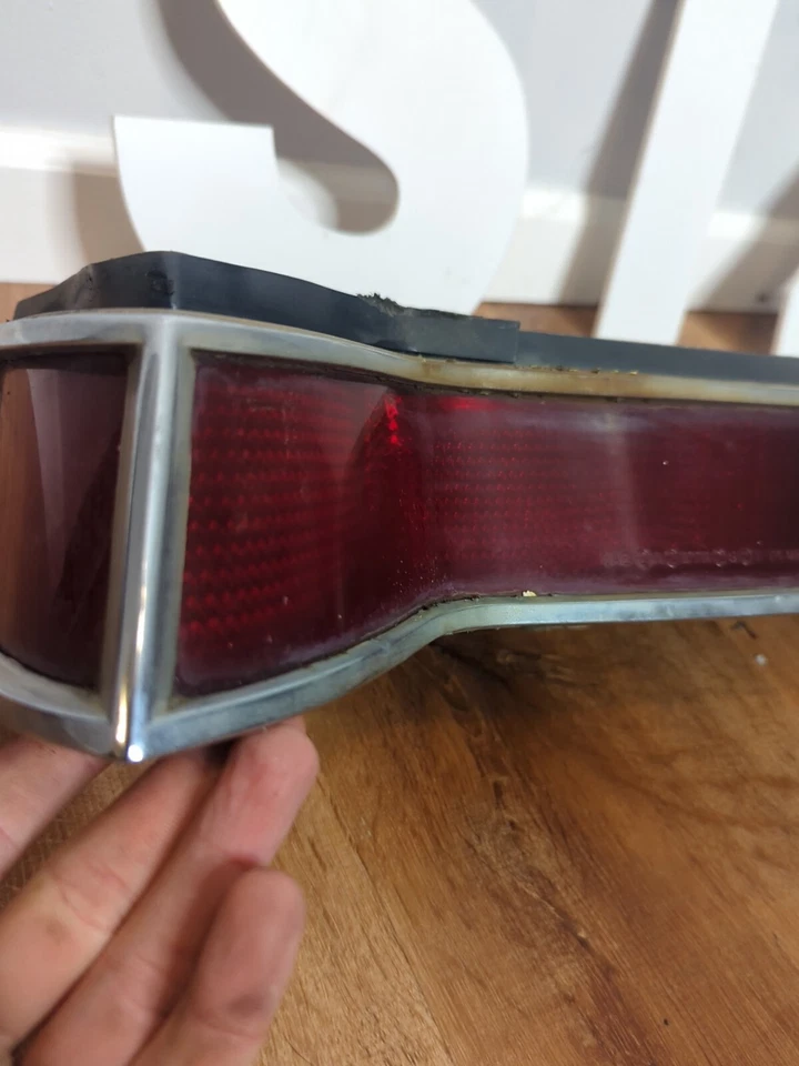 JUEGO LUCES TRASERAS IZQUIERDA LINCOLN CONTINENTAL MARK IV CONJUNTOS OEM Foto 3 de 4