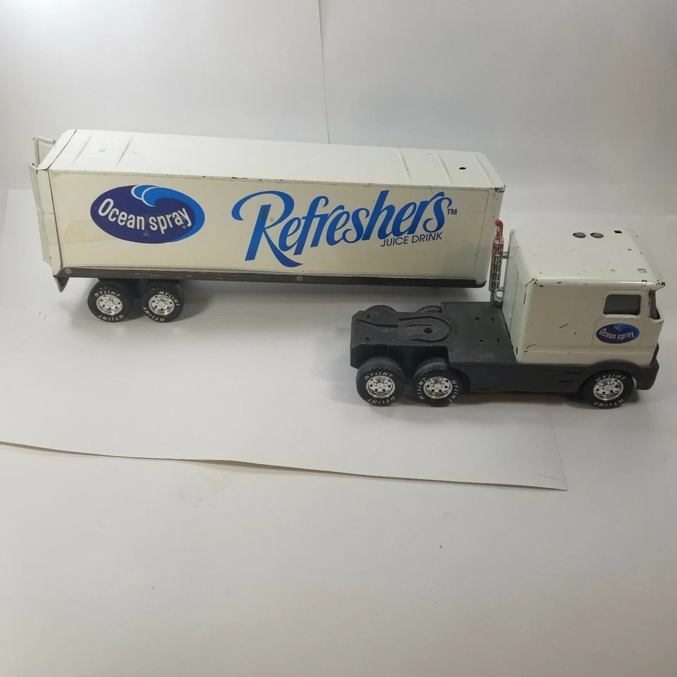 Nylint 1980s Ocean Spray Juice Drink 18 wheeler Diecast (or pressed steel) - Image 3 of 4