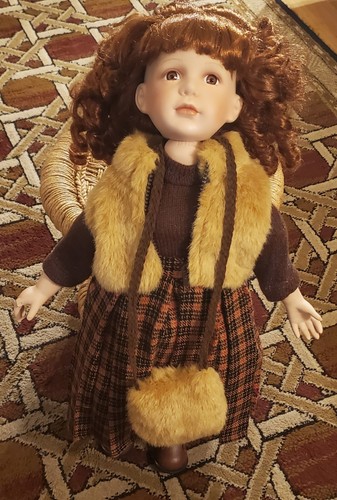 Bambola Pocelain vintage capelli rossi vestito dito mancante 3133A ~356/1000 ~22" - Foto 2 di 16